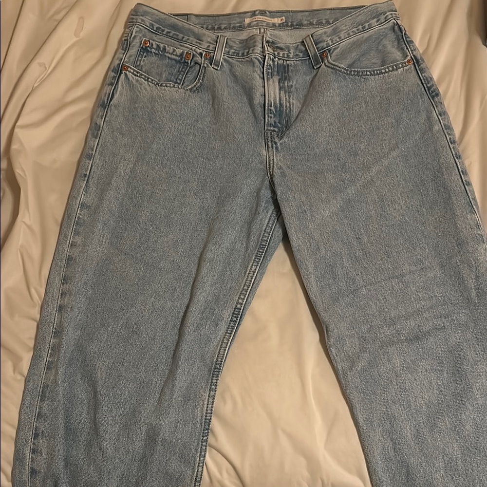 LEVIS STRAIGHT LEG PANTS!